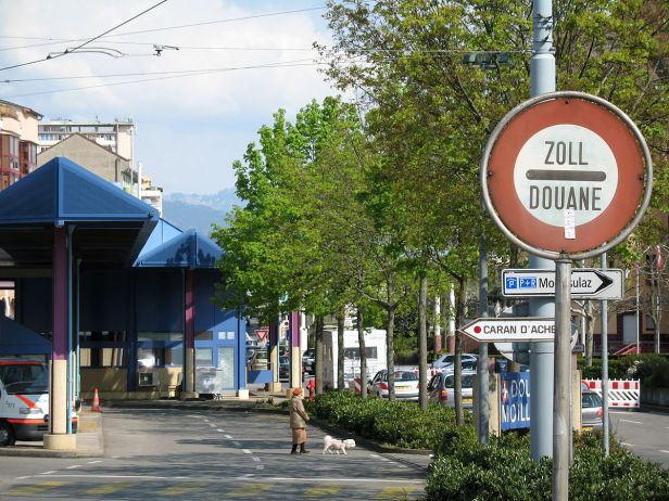 1200px-douane_de_moillesulaz
